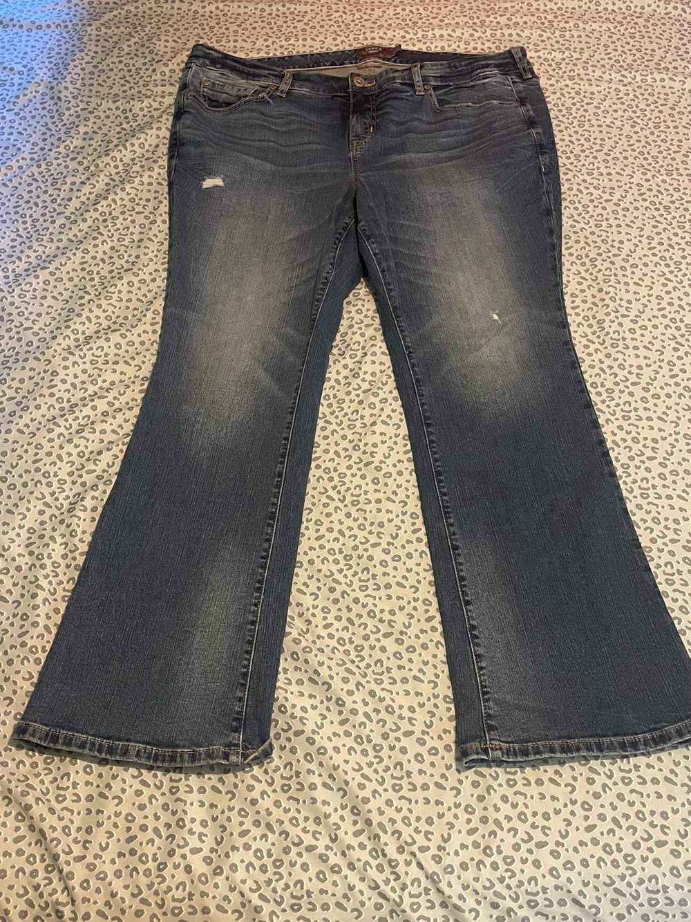 Torrid Women’s Mid-Rise Slim Bootcut Jeans in Dark Blue